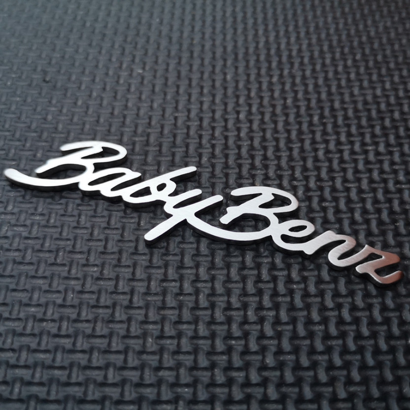 Mercedes 190 "Baby Benz" Emblem aus Edelstahl